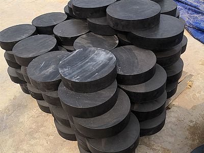 抚顺县板式橡胶支座由若干层橡胶片与薄钢板经加压硫化